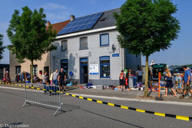 2018 Rommelmarkt  004 - Reuze Rommelmarkt met Boeken-, Vinyl- en CD‑Beurs in Humelgem 